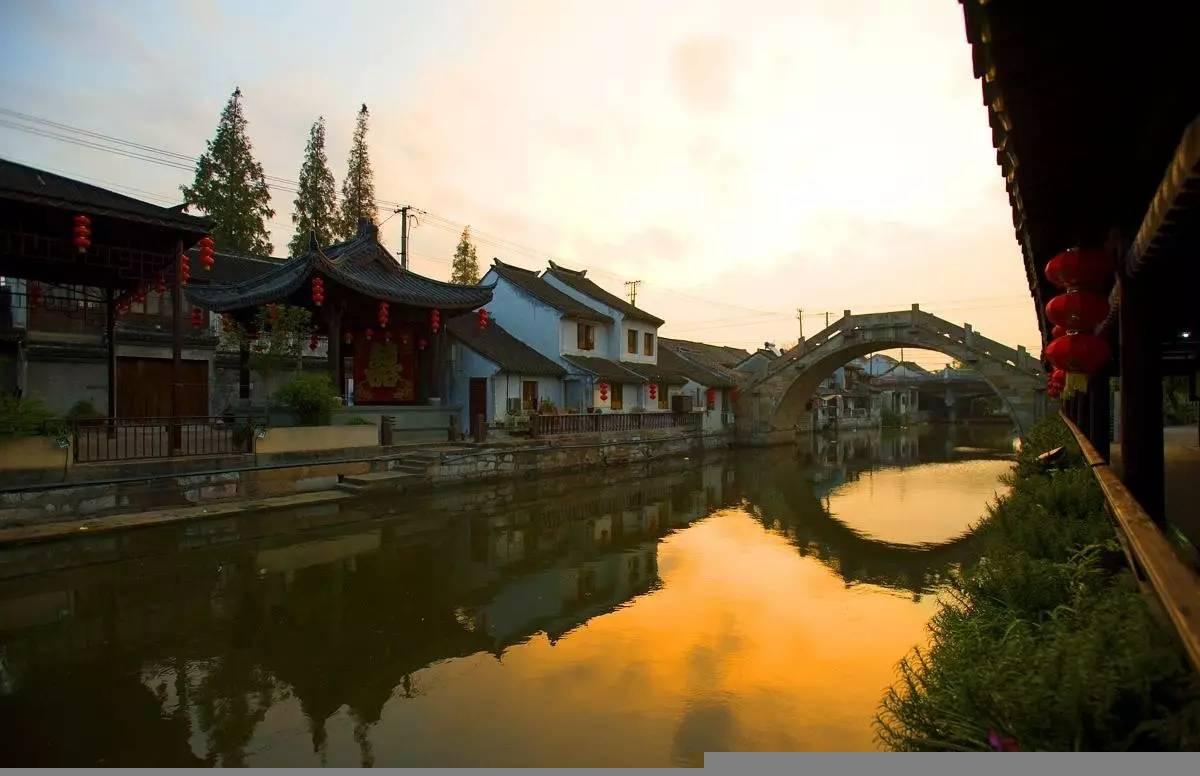 冯飞在三亚暗访检查冬季旅游消费市场秩序